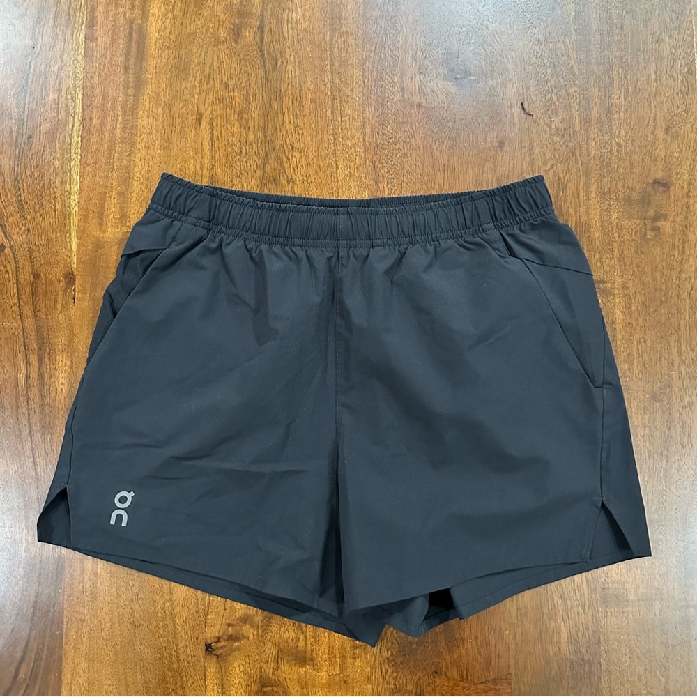 On Cloud Running Essential Womens Shorts Size XS Lined Athletic